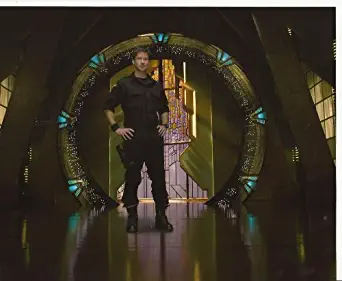 Stargate Atlantis Joe Flanigan as John Sheppard in Gate Room 8 x 10 Photo